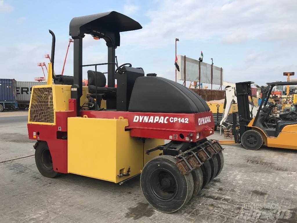 Dynapac CP 142 Пневматичні катки