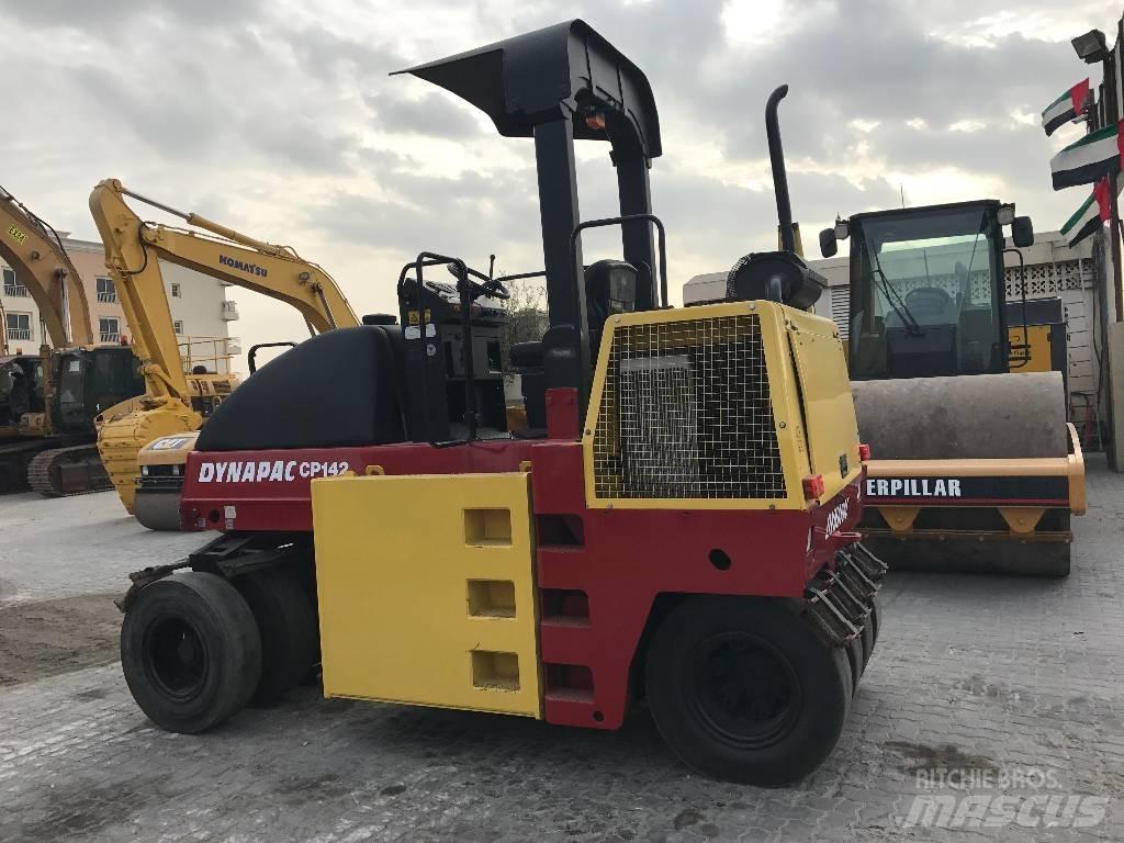 Dynapac CP 142 Пневматичні катки