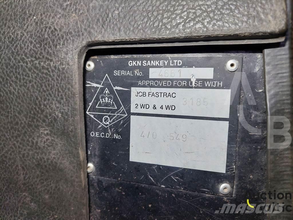 JCB Fastrac 3185 Трактори
