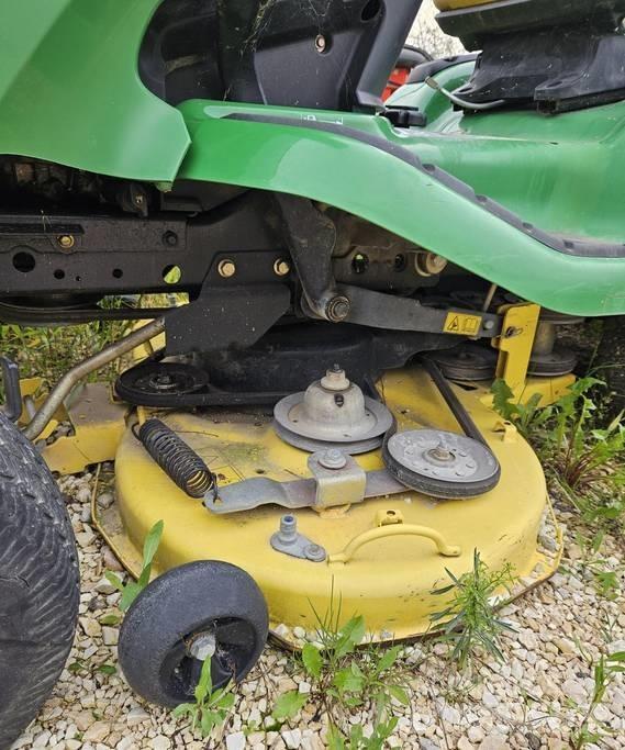 John Deere X 300 R Самохідні газонокосарки