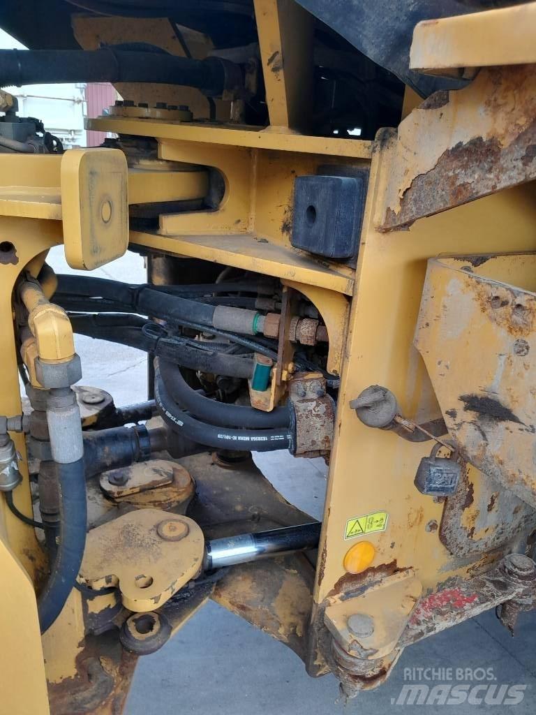 CAT 938 M Фронтальні навантажувачі