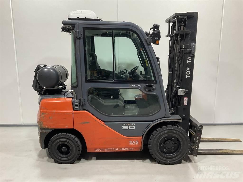 Toyota 02-8FGF30 Газові навантажувачі