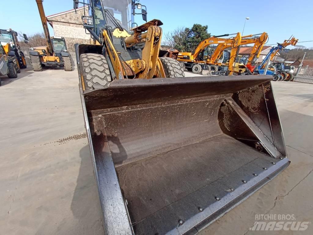 Komatsu WA270-7 Фронтальні навантажувачі