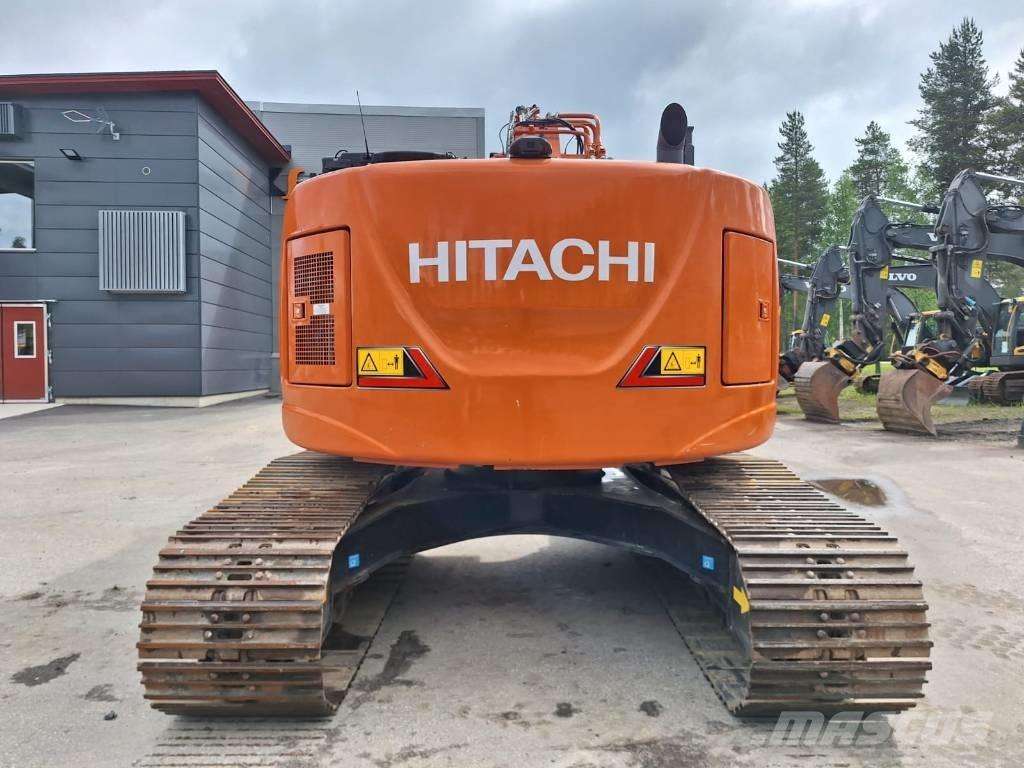 Hitachi ZX225USLC-7 Гусеничні екскаватори