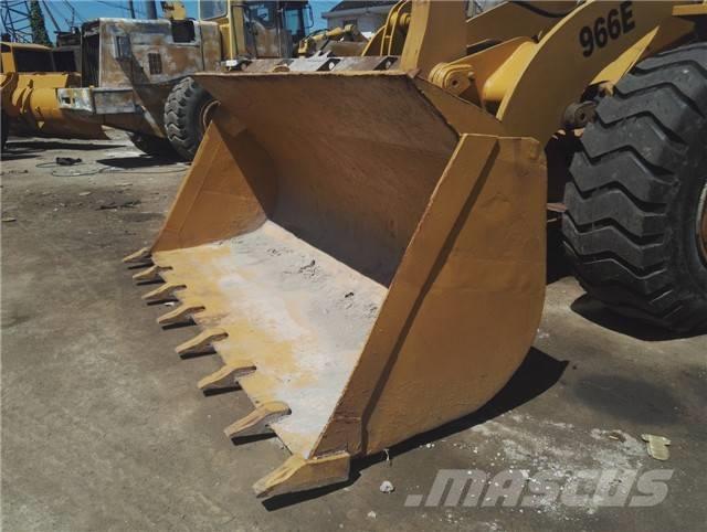 CAT 966 E Фронтальні навантажувачі