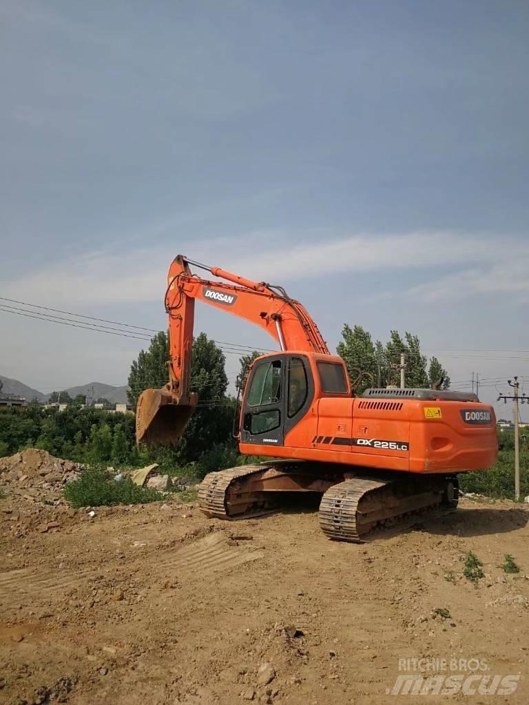 Doosan dx225 Гусеничні екскаватори