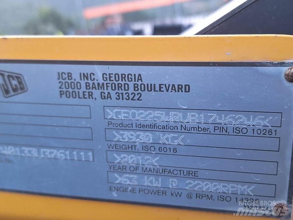 JCB 225 Малі навантажувачі