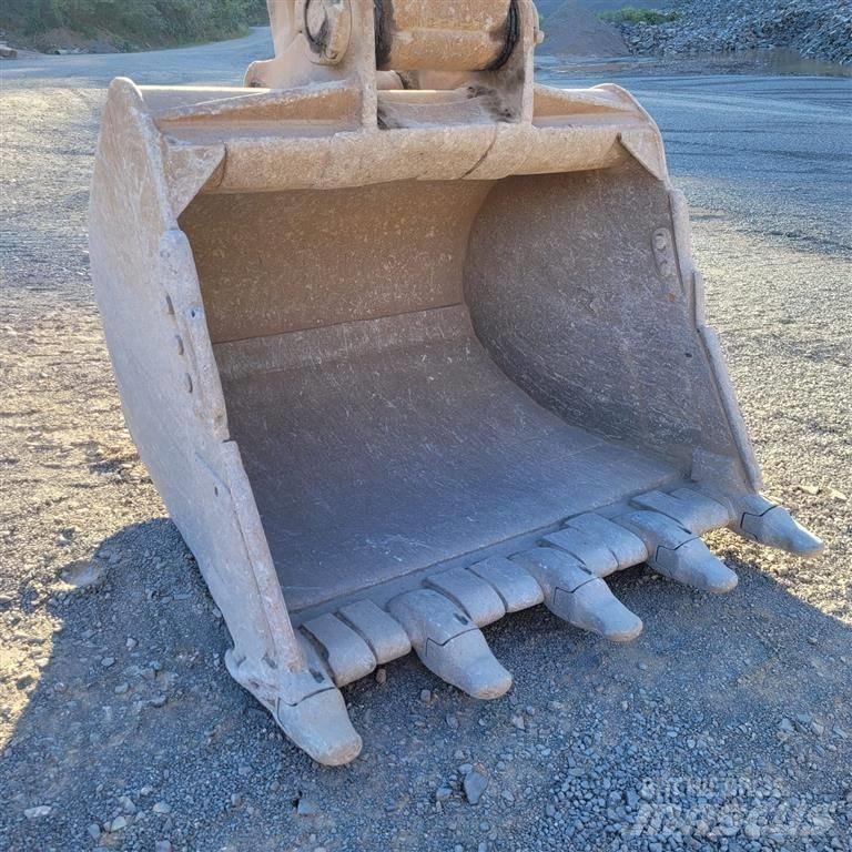 Volvo EC240BLC Гусеничні екскаватори