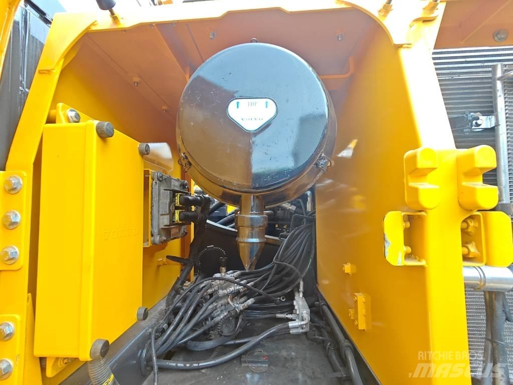 Volvo EC 250 D L Гусеничні екскаватори