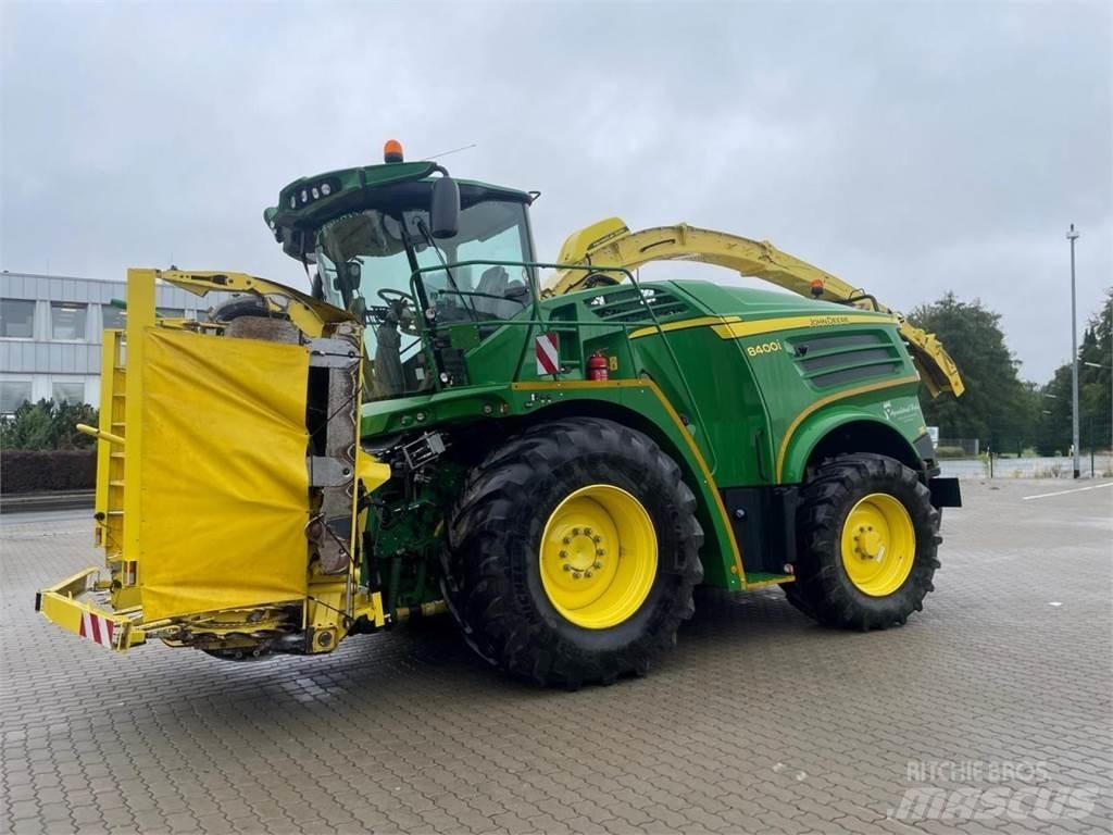 John Deere 8400 i Кормозбиральні комбайни