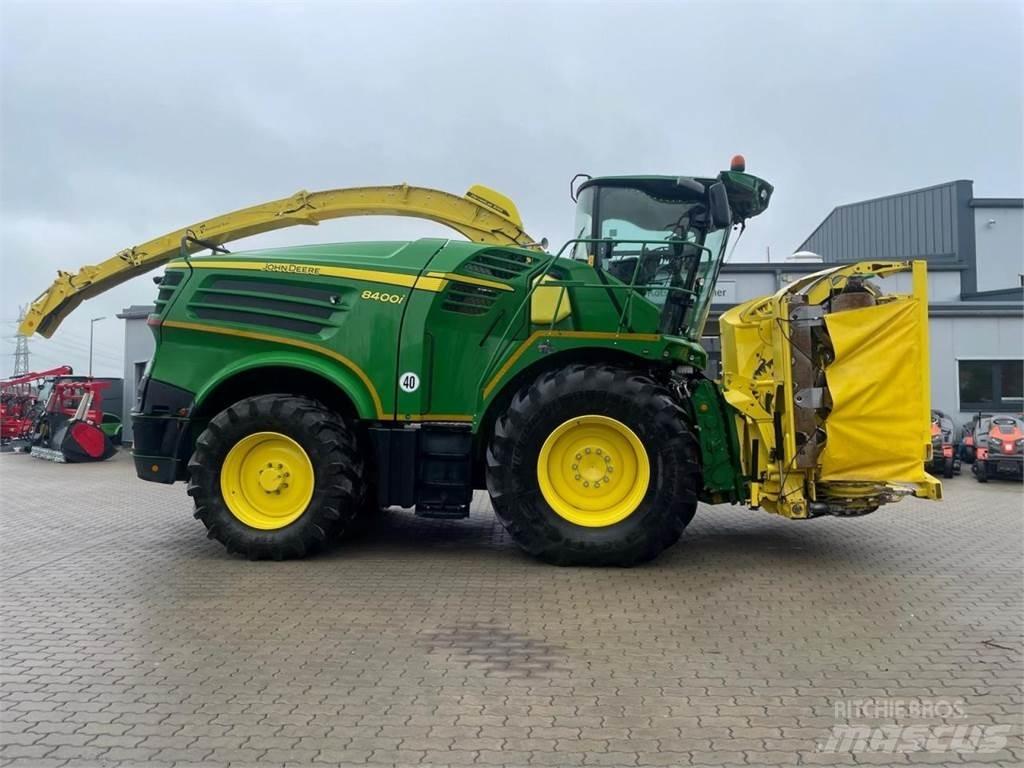 John Deere 8400 i Кормозбиральні комбайни