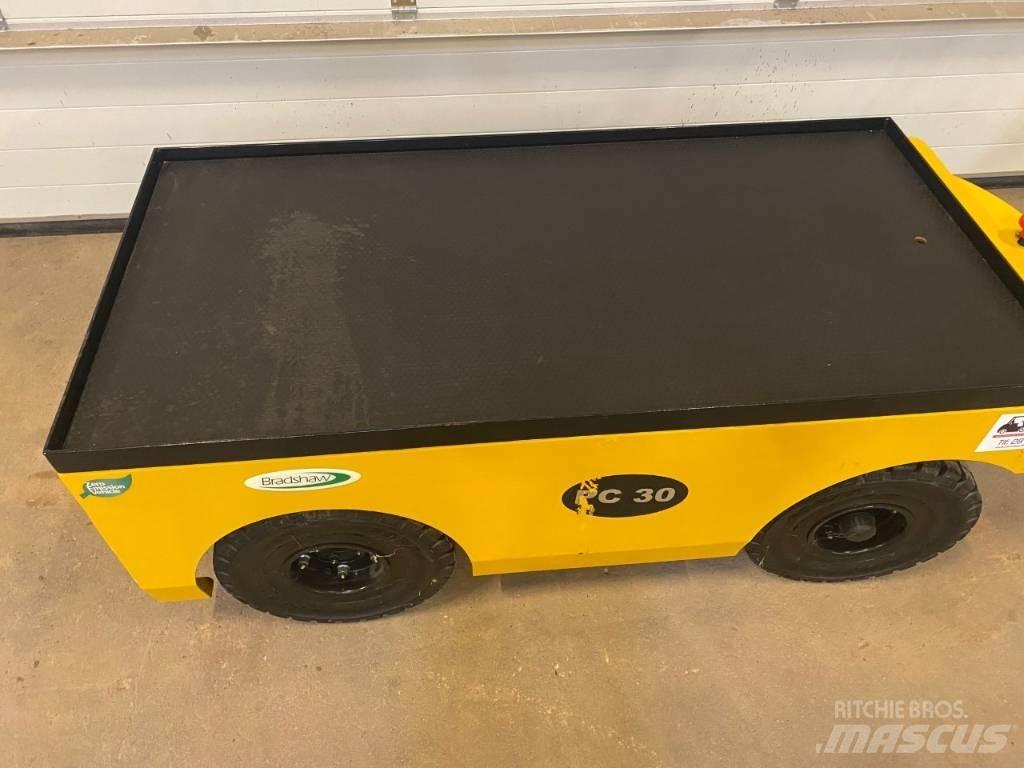 Bradshaw PC30 Тягачі колісні