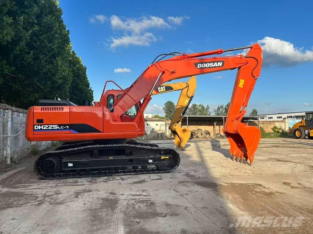 Doosan DH 225 LC-7 Гусеничні екскаватори