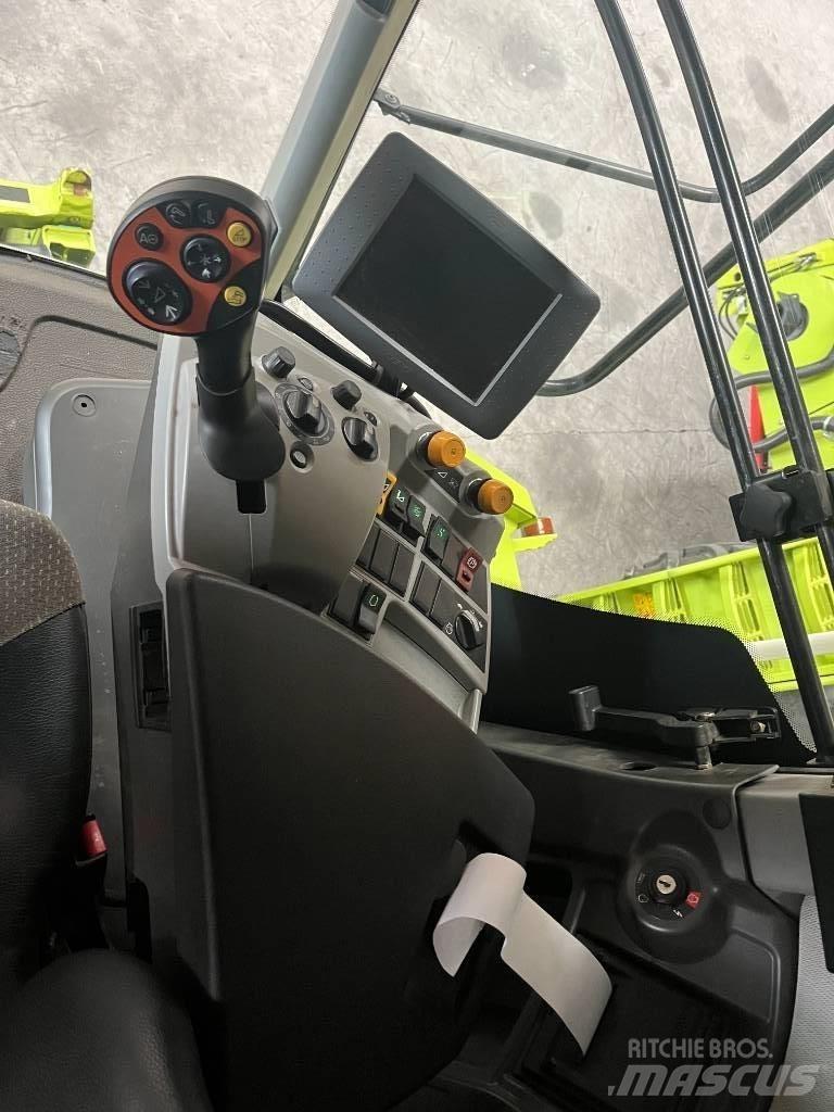 CLAAS LEXION 770 Зернозбиральні комбайни