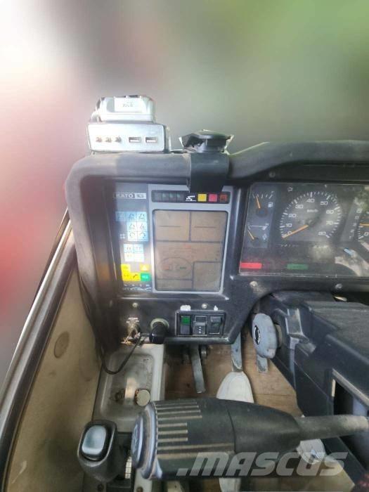 Kato MR 100 автокрани всюдиходи