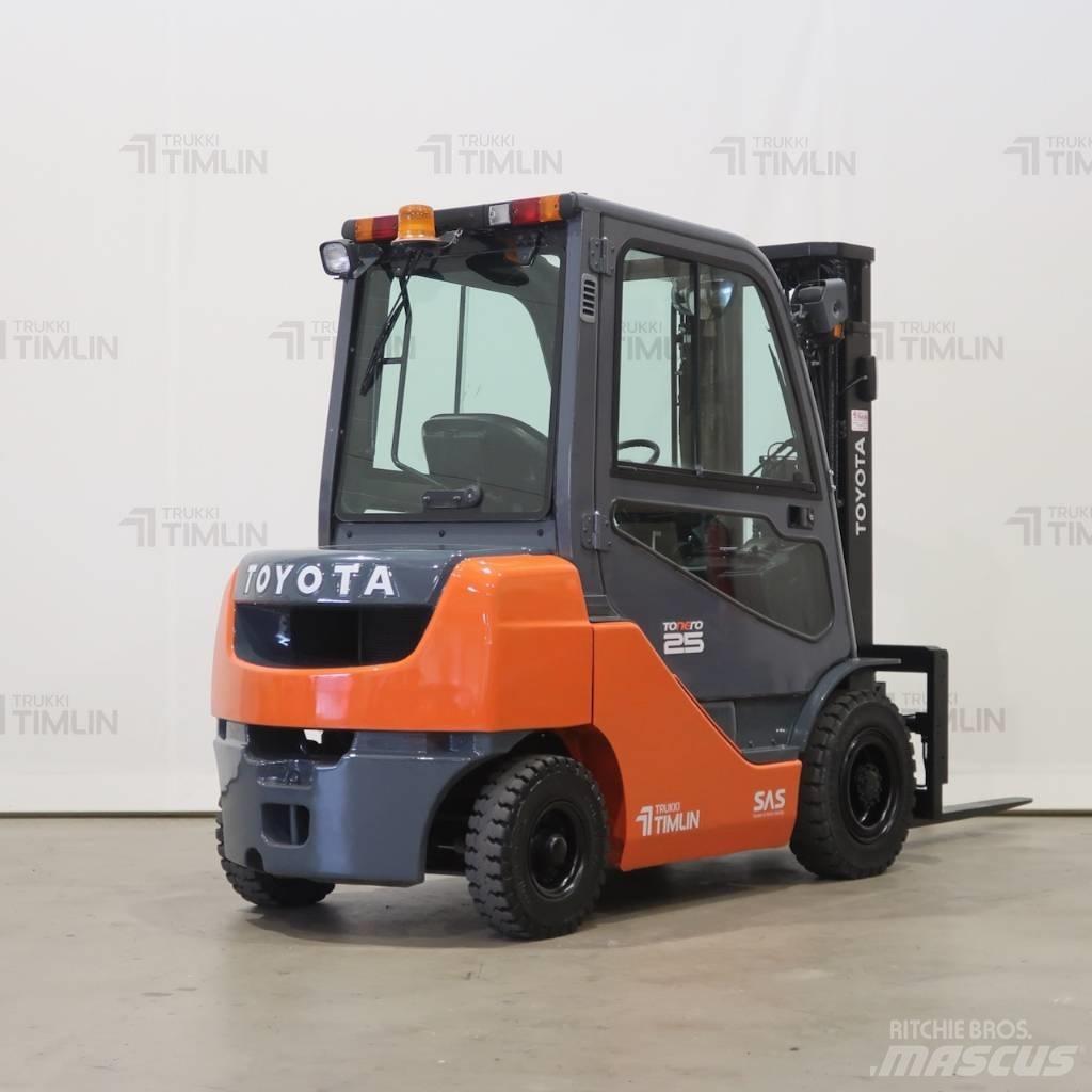 Toyota 52-8FDF25 Дизельні навантажувачі