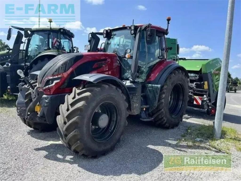 Valtra t 235 Трактори