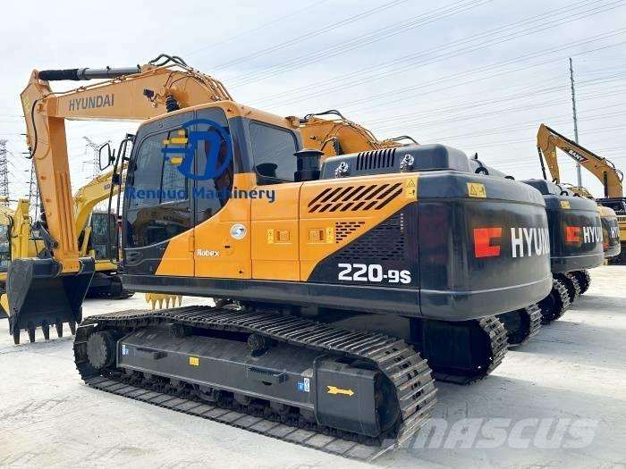 Hyundai R220LC-9S Гусеничні екскаватори