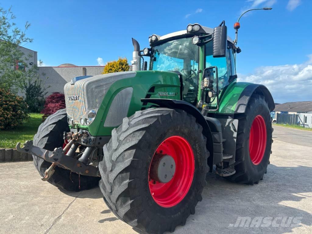 Fendt 933 Vario Трактори