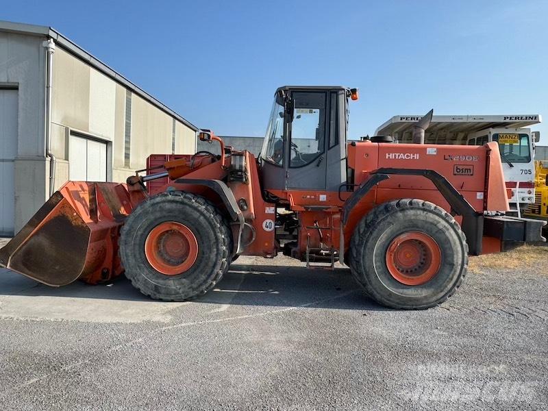 Hitachi LX 290 E Фронтальні навантажувачі