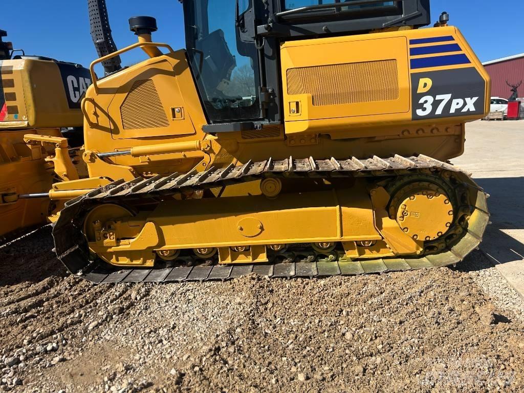 Komatsu D37PX-23 Гусеничні бульдозери