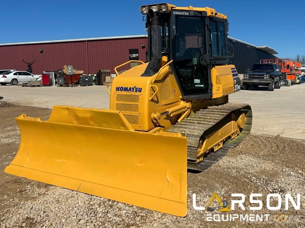 Komatsu D37PX-23 Гусеничні бульдозери
