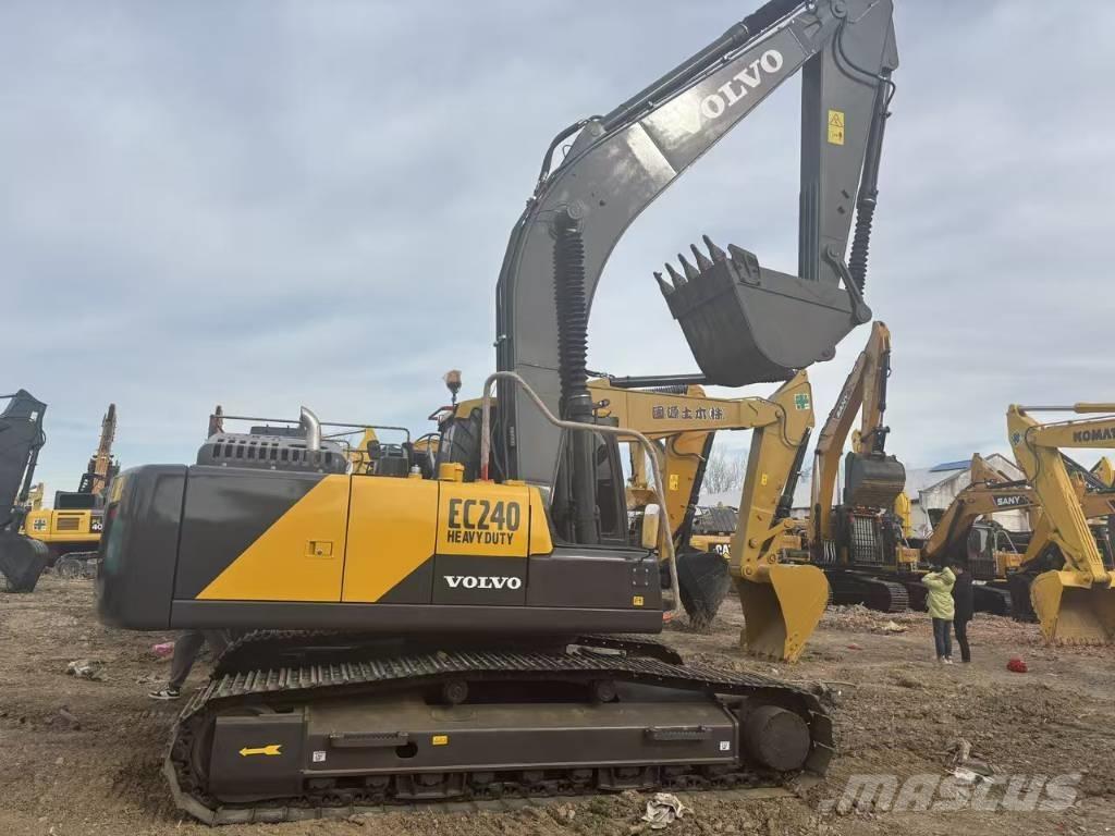 Volvo EC 240 Гусеничні екскаватори