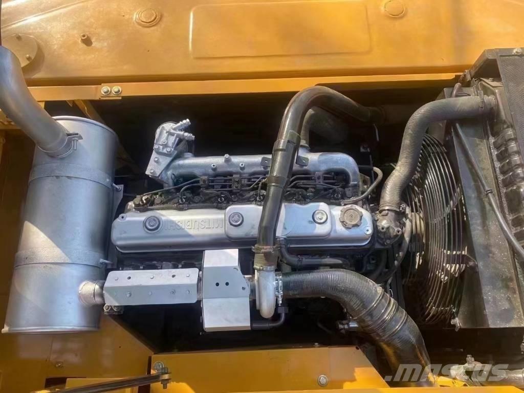 Sany SY215C Гусеничні екскаватори