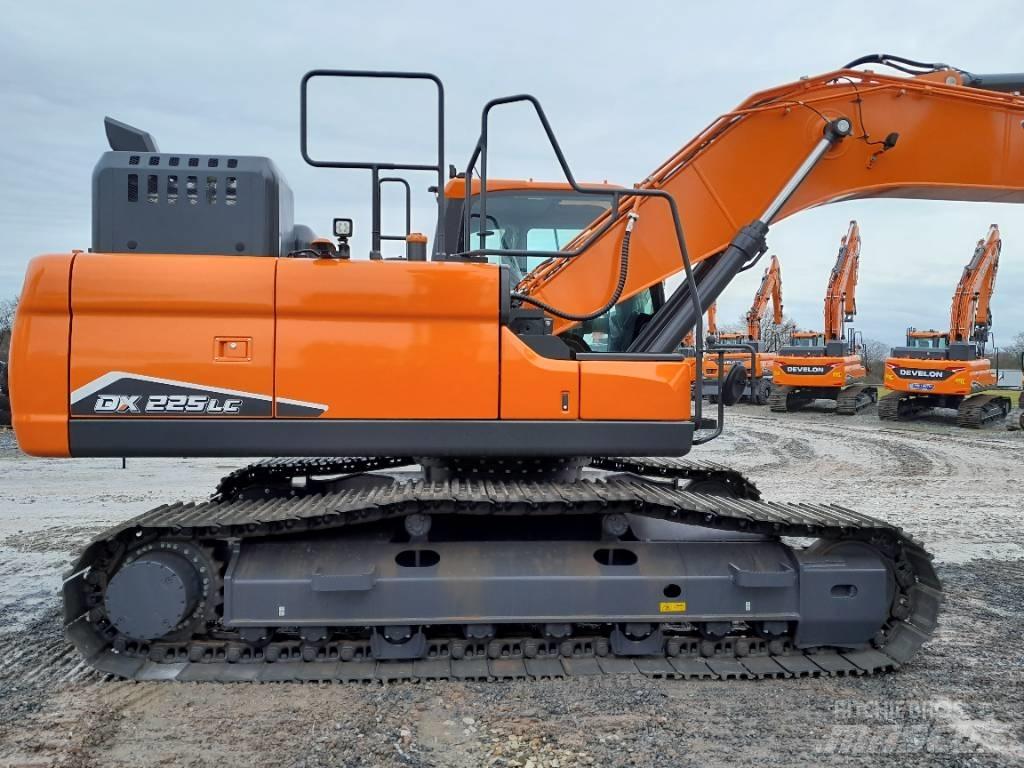 Develon DX 225 LC-7 Гусеничні екскаватори