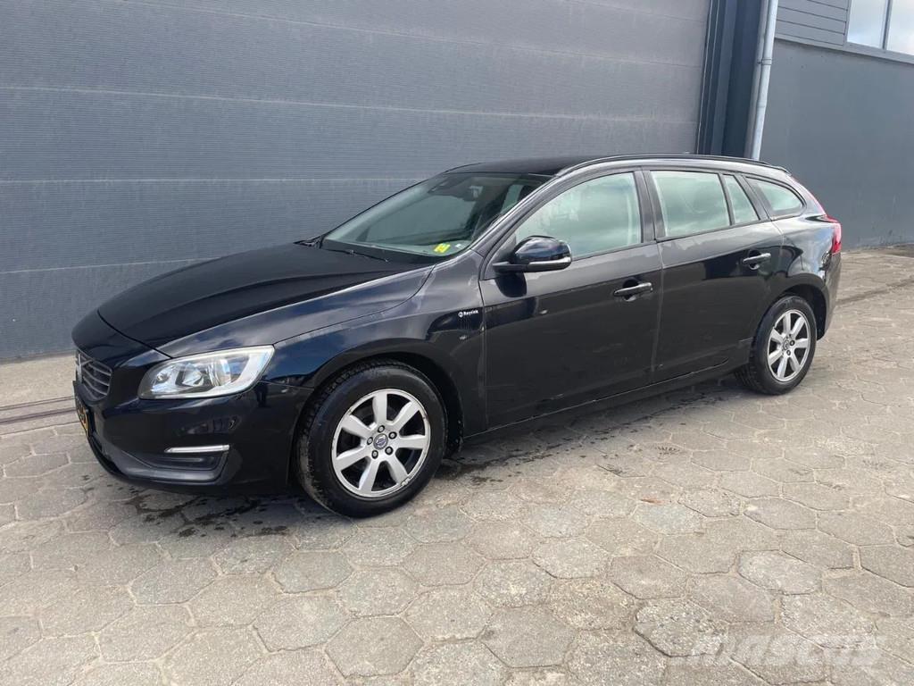 Volvo V60 . Автомобілі