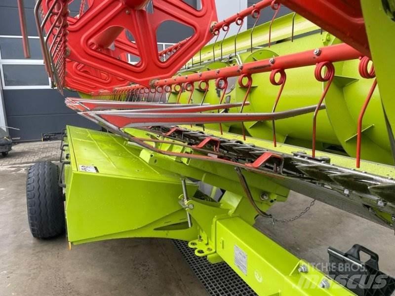 CLAAS Tucano 450 Зернозбиральні комбайни