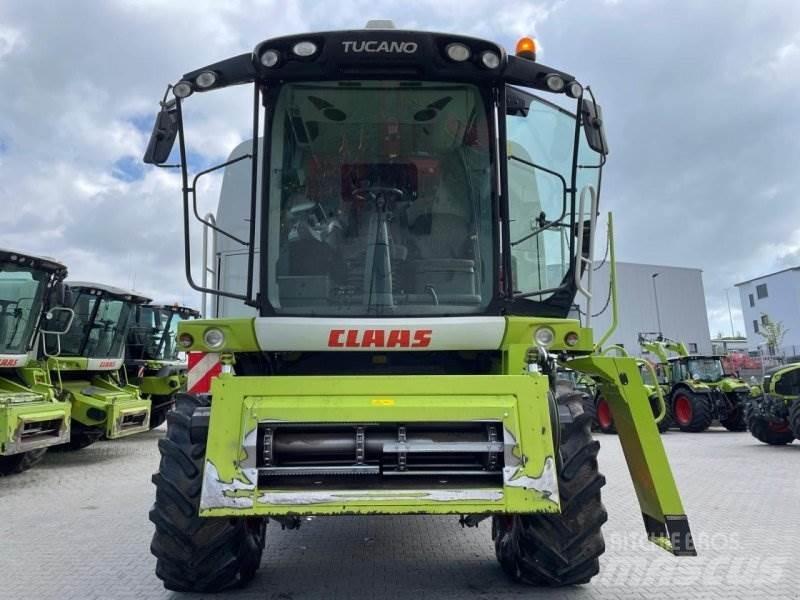 CLAAS Tucano 450 Зернозбиральні комбайни
