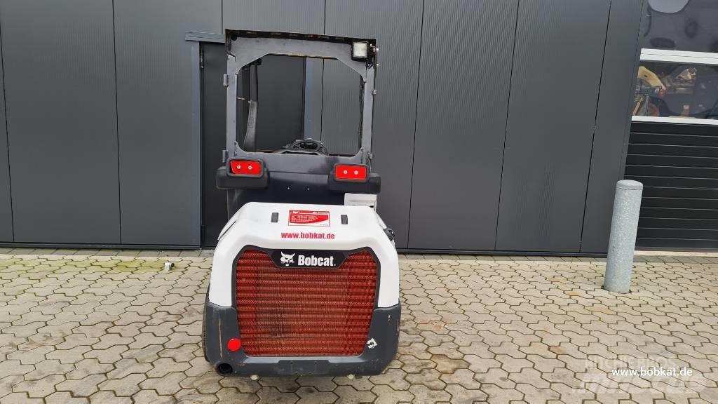 Bobcat L 28 Малі навантажувачі