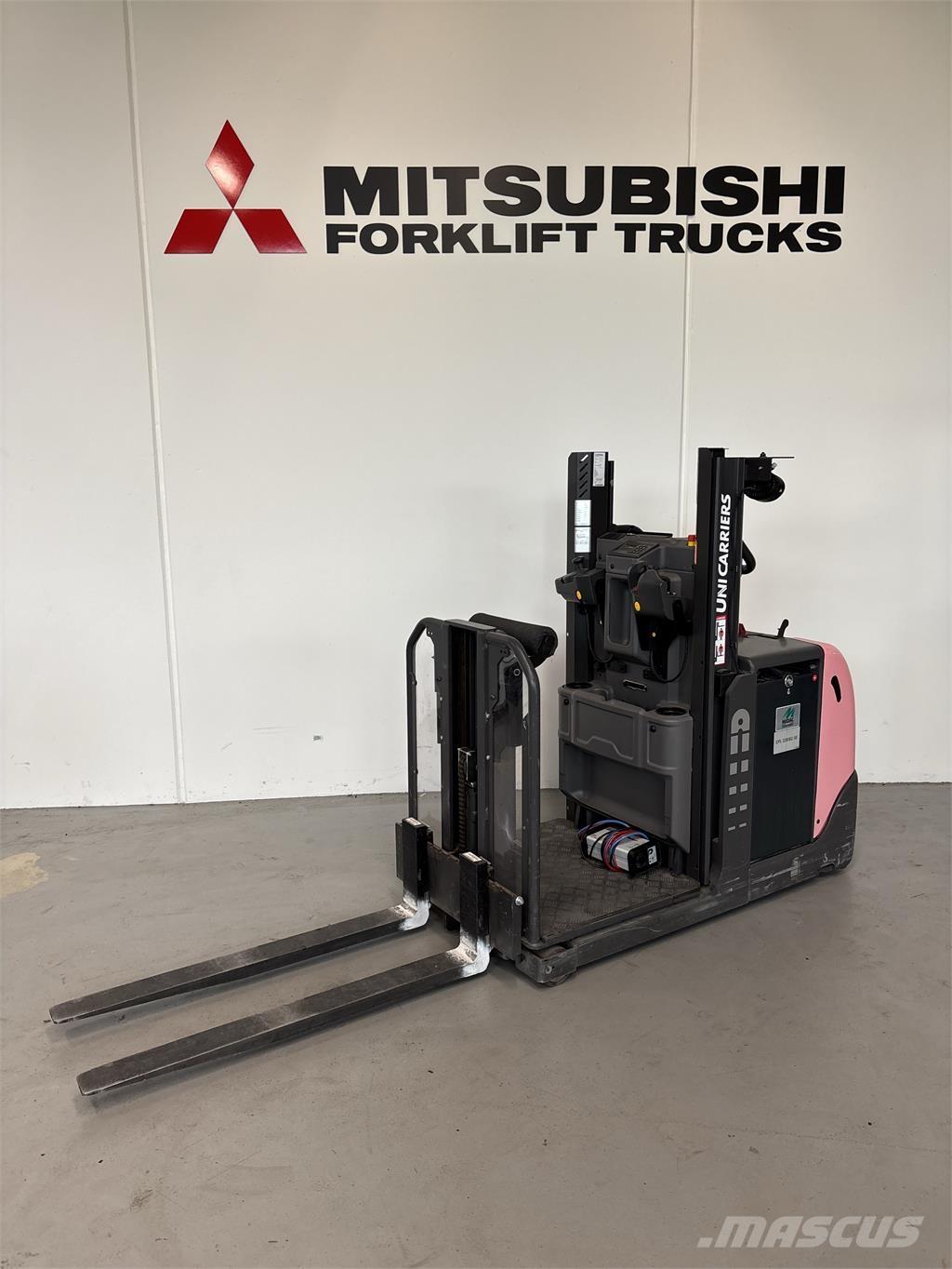 UniCarriers EPL100 Підбирачі замовлень з нижніх ярусів