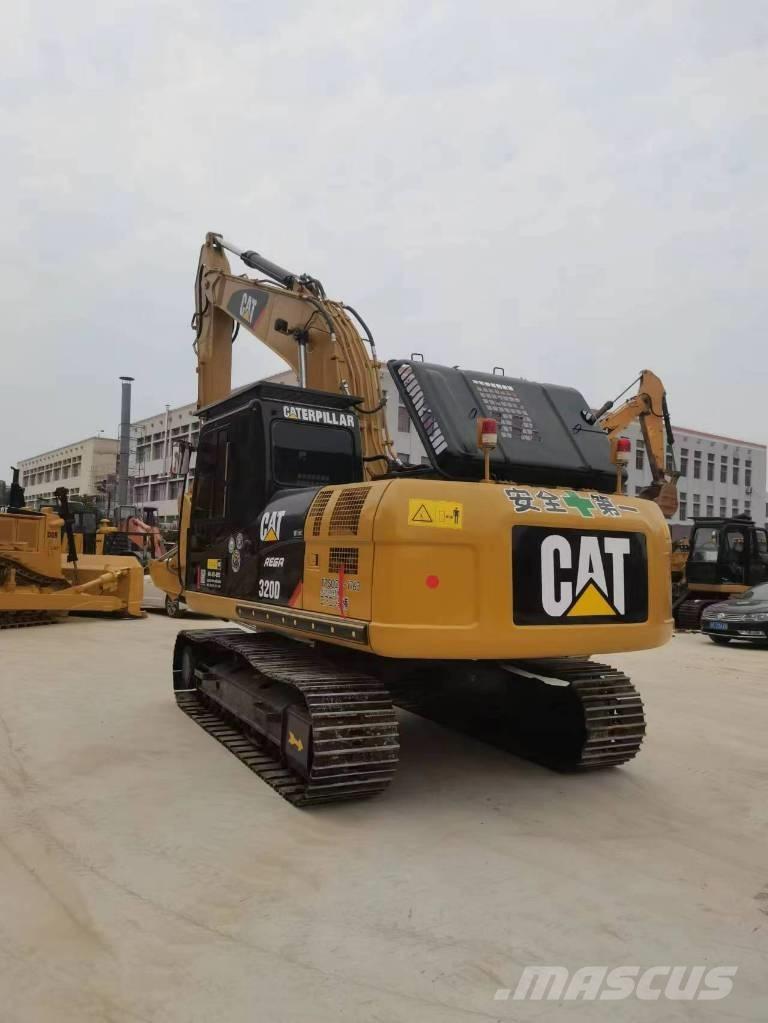 CAT 320 D Гусеничні екскаватори