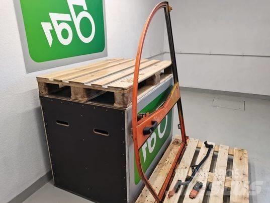 JLG 307 door Кабіна