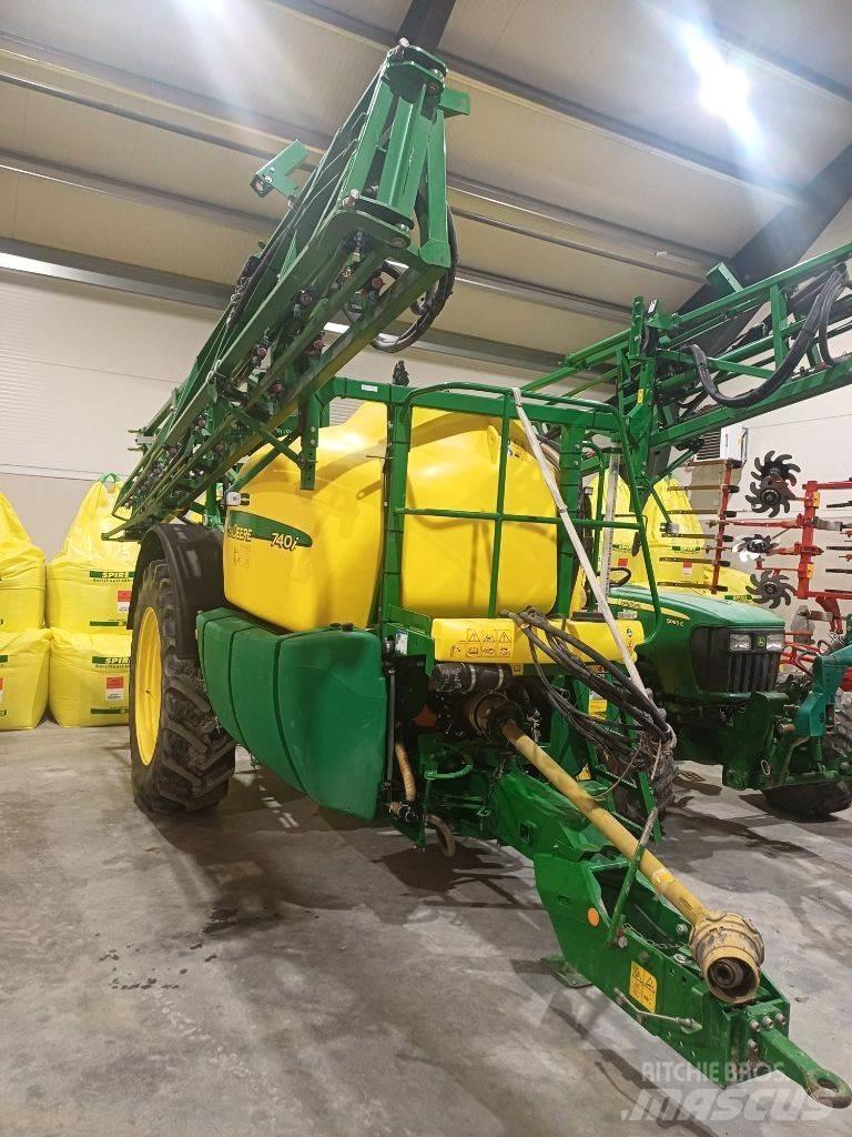 John Deere 740 i Причіпні обприскувачі