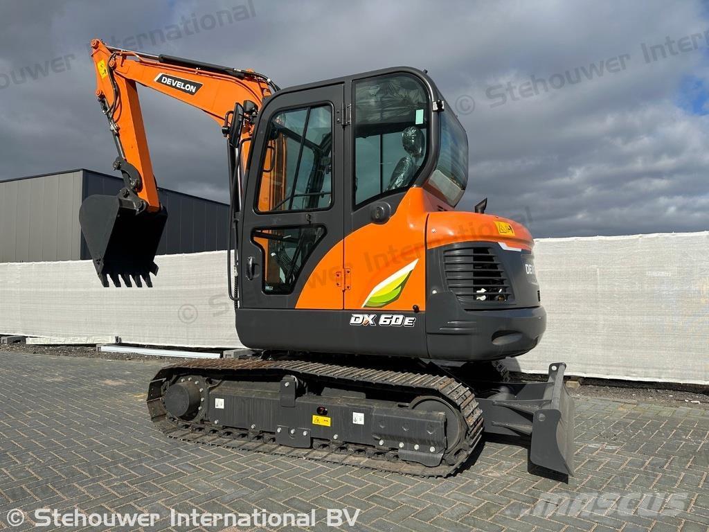 Develon DX60E-10 Міні-екскаватори < 7т