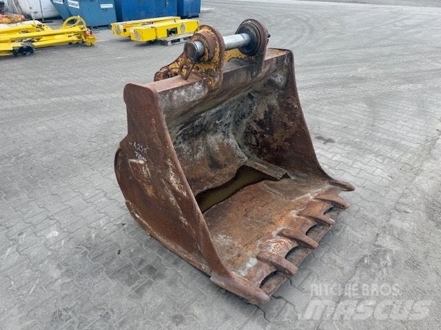 CAT M 320 BUCKET Траншейні екскаватори
