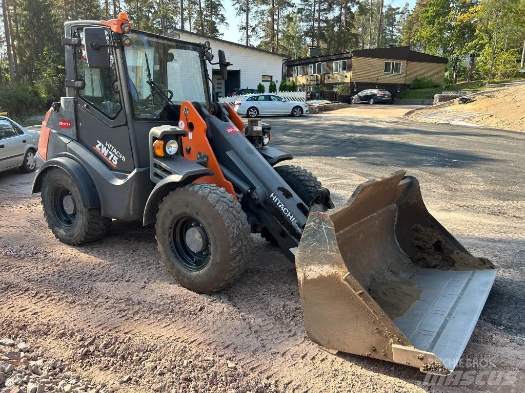 Hitachi ZW 75 Фронтальні навантажувачі