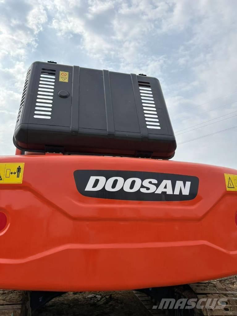 Doosan DX225LC-9C Гусеничні екскаватори