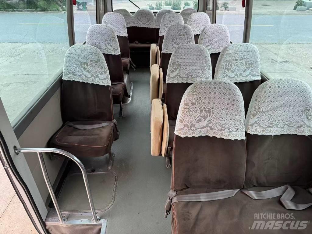 Toyota Coaster Мікроавтобуси