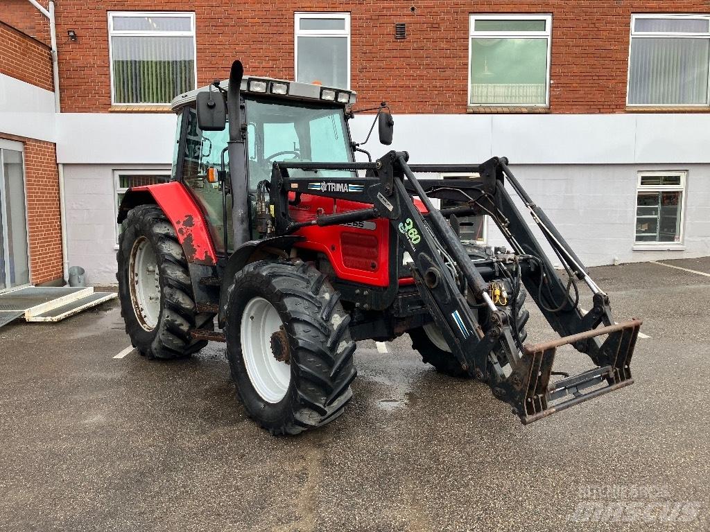 Massey Ferguson 6255 Трактори