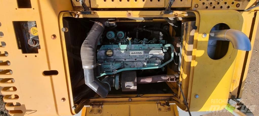 Volvo EC 210 B Гусеничні екскаватори