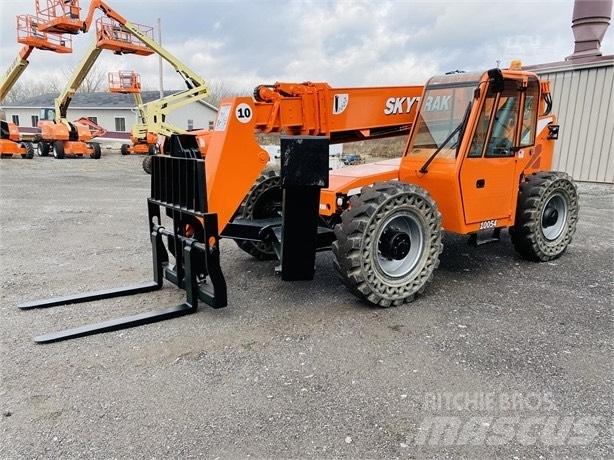 SkyTrak 10054 Телескопічні навантажувачі