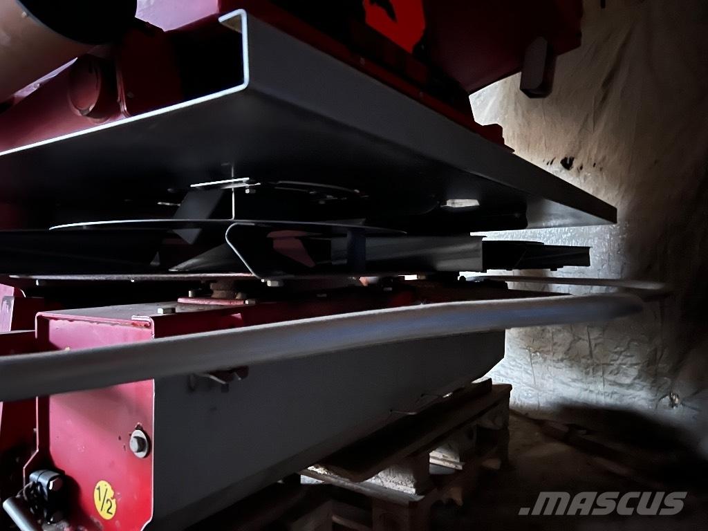 Bredal F 2 Розсіювачі гною