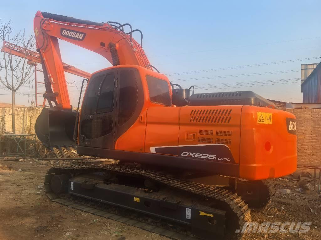 Doosan DX225 LC-9C Гусеничні екскаватори
