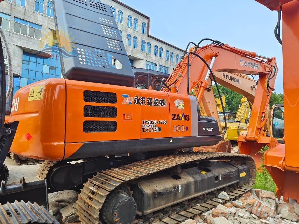 Hitachi ZX 200 Гусеничні екскаватори