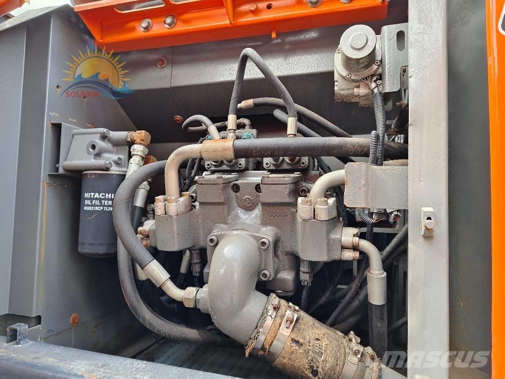 Hitachi ZX 200 Гусеничні екскаватори