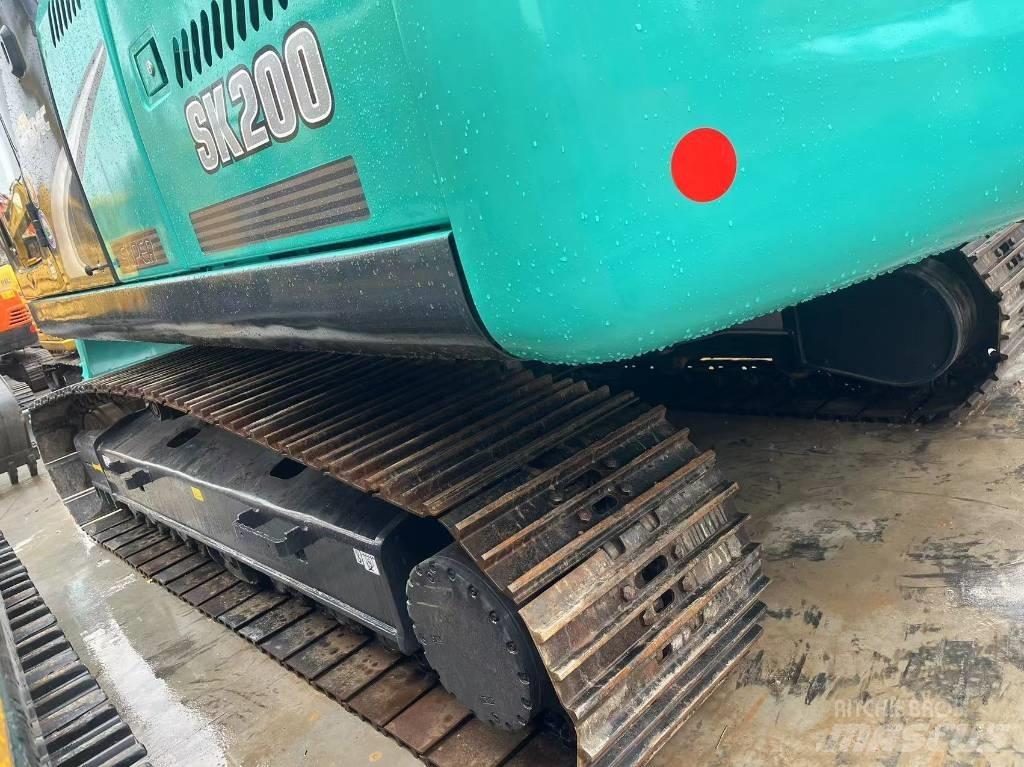 Kobelco SK 200-8 Гусеничні екскаватори